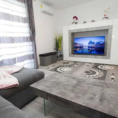 Maria Apartment *